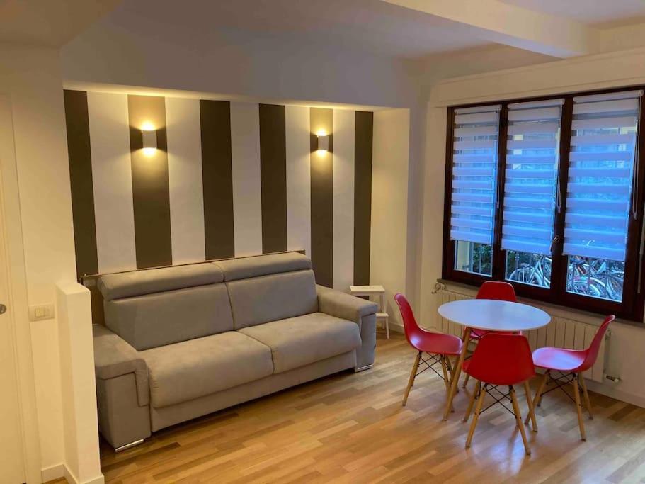 Вилла Bilocale Zona Bocconi-Navigli Милан Экстерьер фото